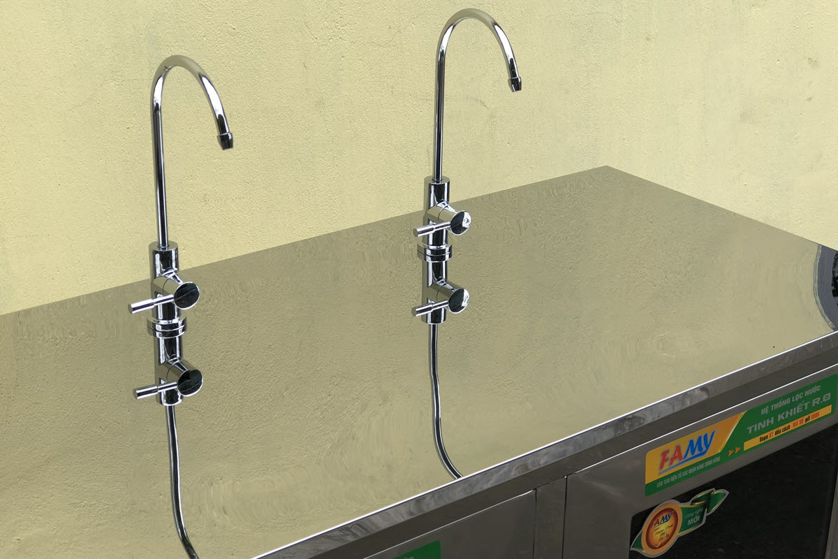 Máy lọc nước bán công nghiệp FAMY FA70, RO 70 lít/giờ tủ đôi 2 vòi (Vỏ cũ)