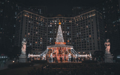 Rực rỡ không khí giáng sinh trên khắp nẻo đường – Famy xin chúc mọi người một giáng sinh an lành.