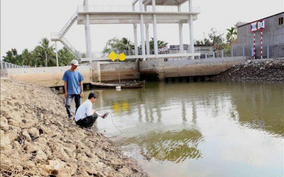 Maý lọc nước mặn RO, nước nhiễm mặn, nước lợ chính hãng, giá rẻ Famy