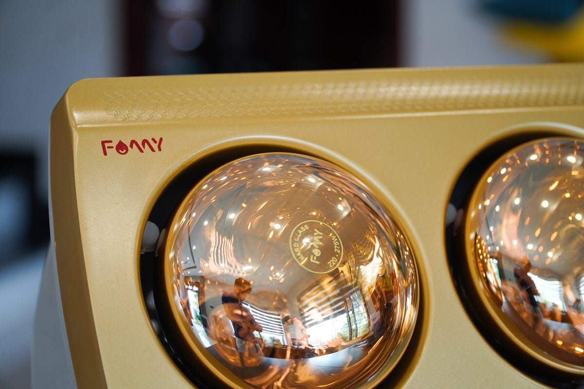 Đèn sưởi phòng tắm 3 bóng Famy FMS-03, nóng nhanh, tiết kiệm điện