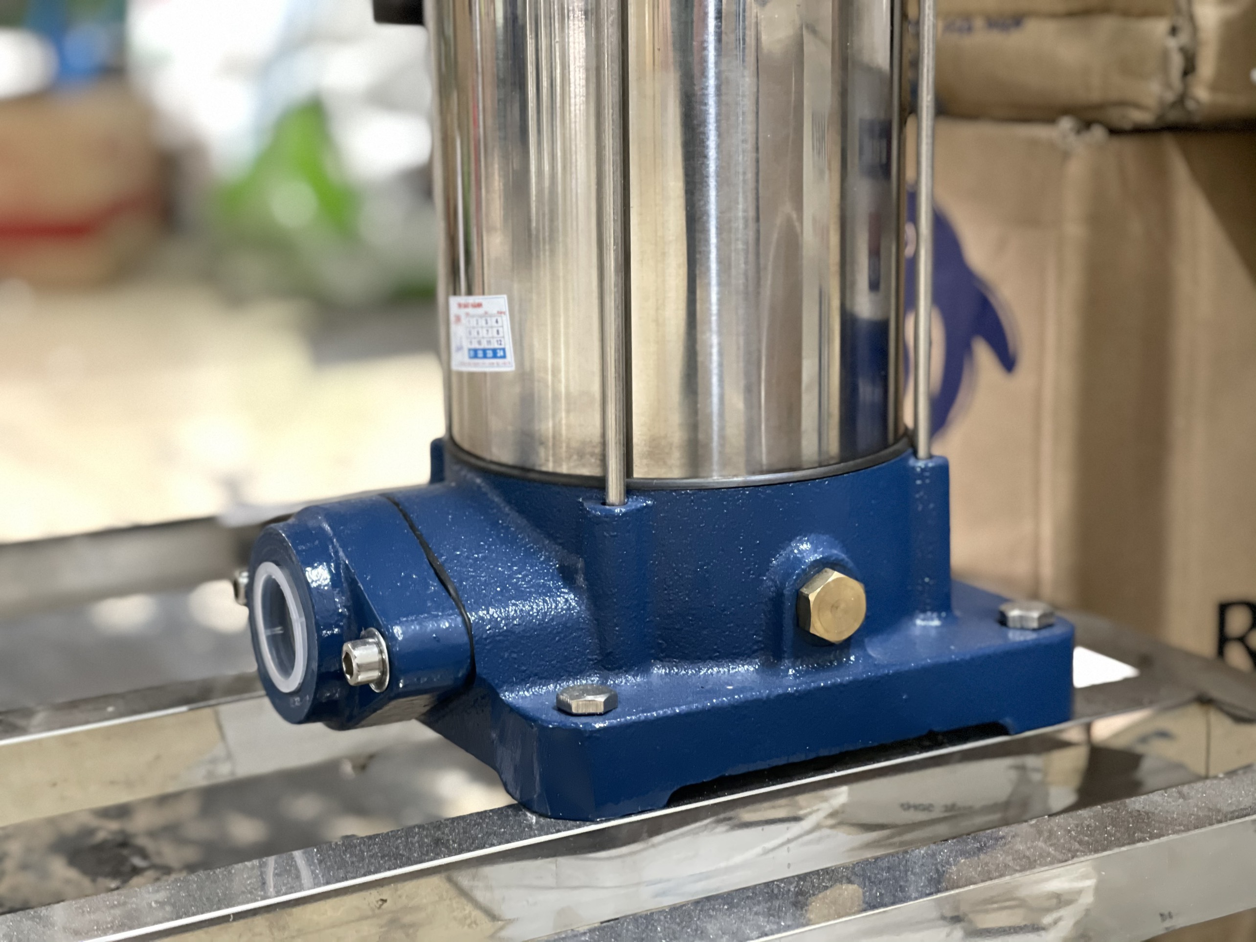 Máy bơm trục đứng VM 2-9*7 công suất 1,1kw