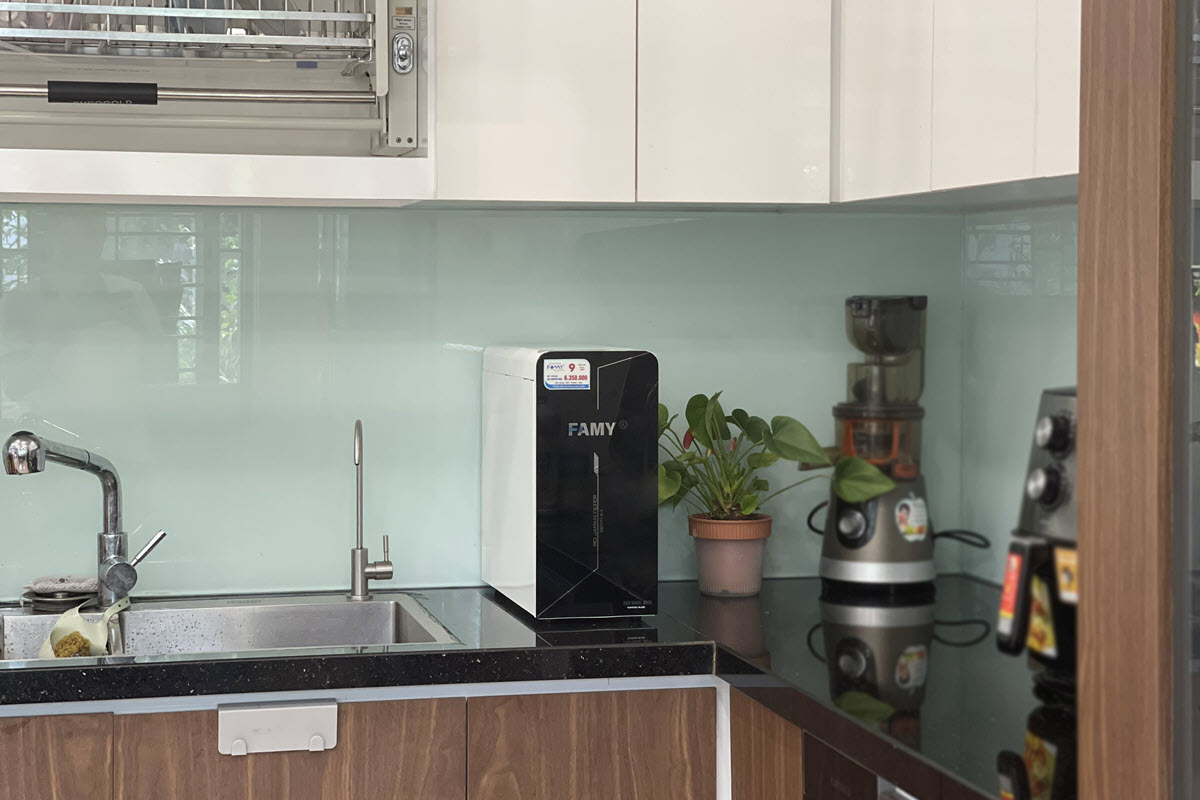 Máy lọc nước để gầm để bàn FAMY A15