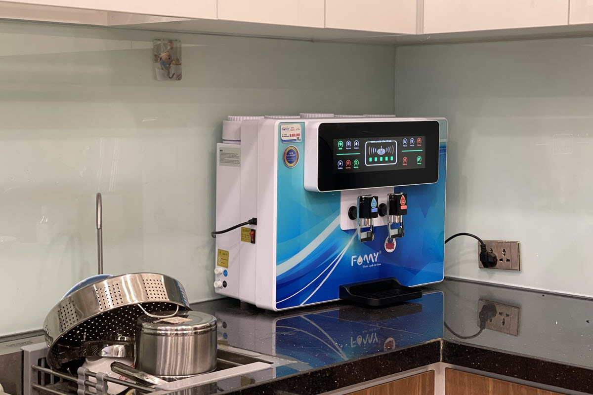 Máy lọc nước nóng nguội treo tường FAMY WI6AO (2 chế độ nóng-nguội)