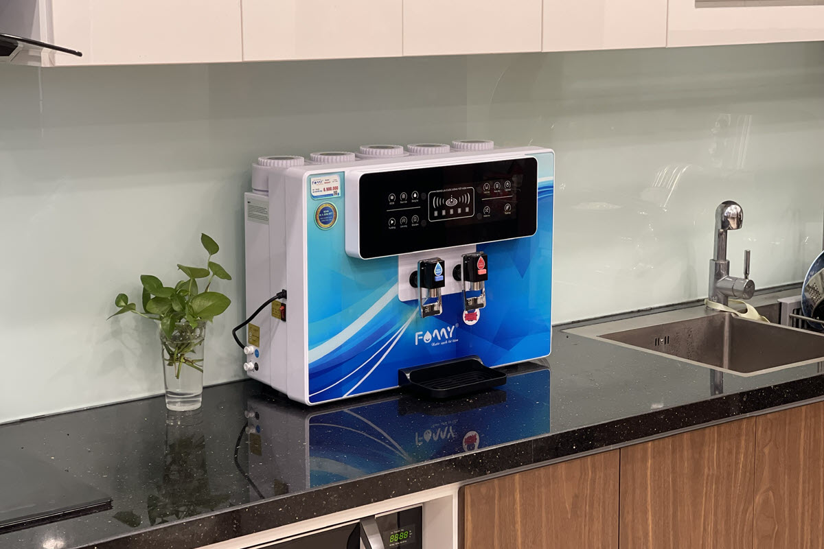 Máy lọc nước nóng nguội treo tường FAMY WI6AO (2 chế độ nóng-nguội)