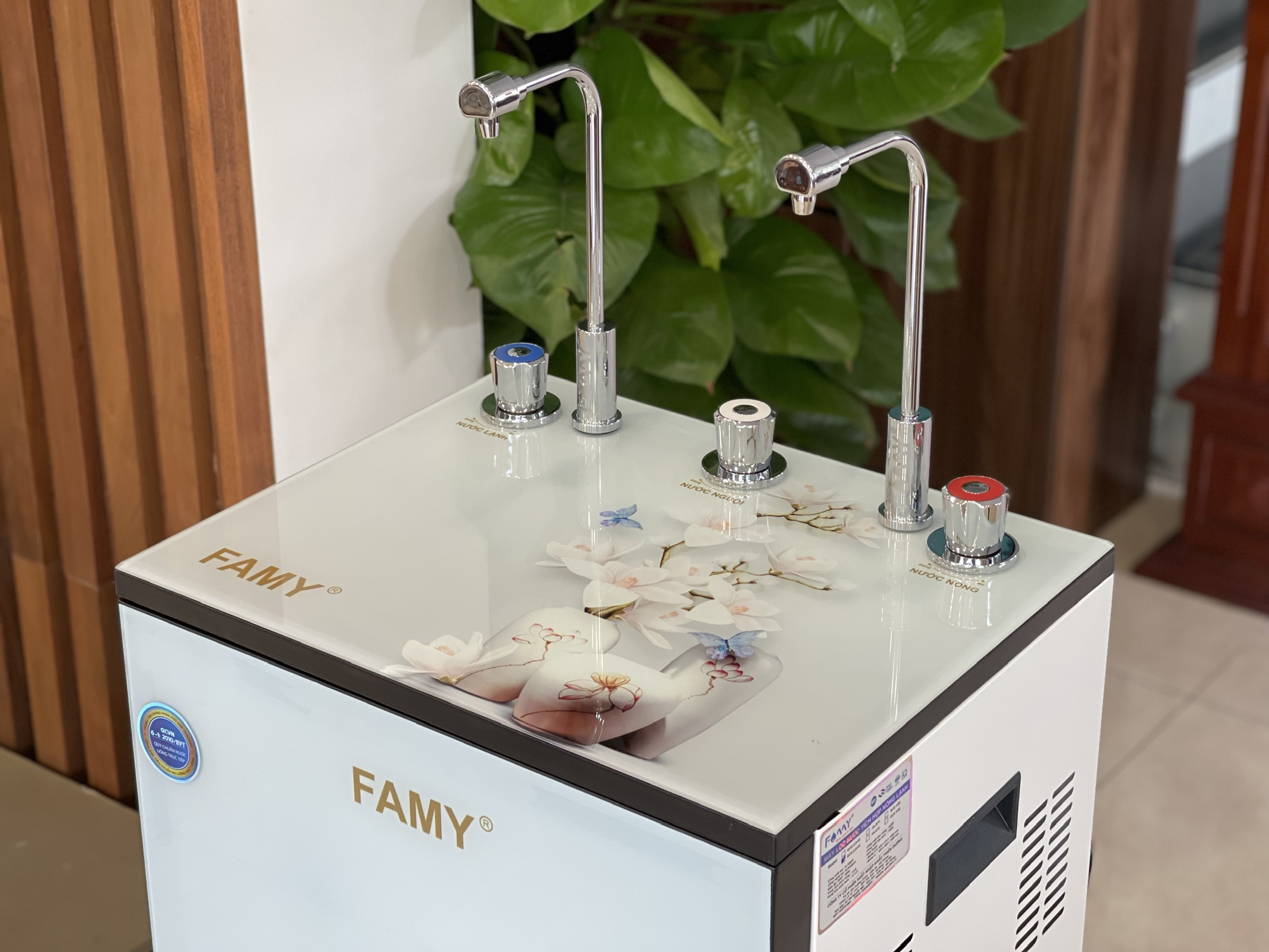 Máy lọc nước nóng lạnh FAMY ECO V3S (3 chế độ nước nóng-lạnh-nguội)