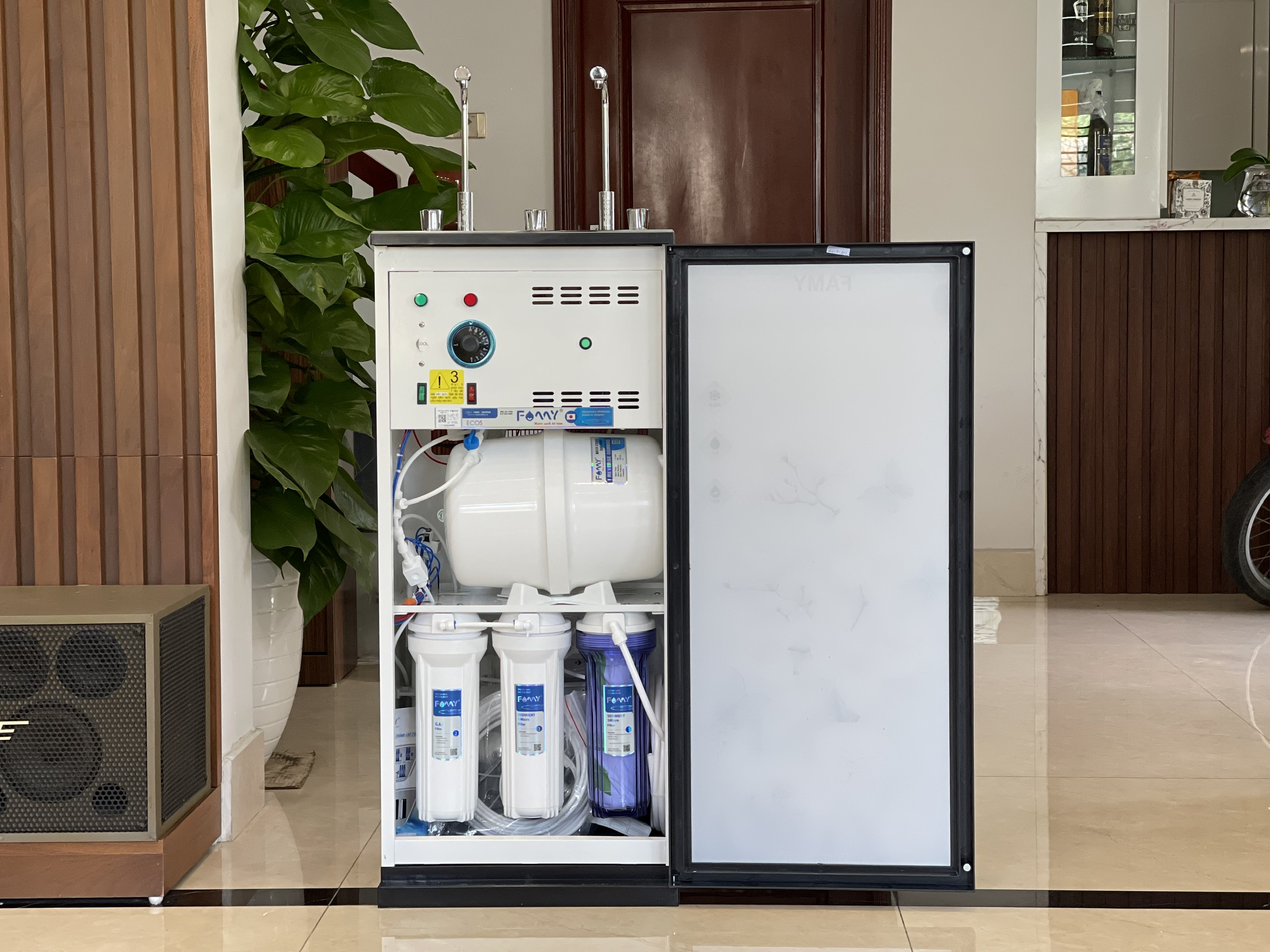 Máy lọc nước nóng lạnh FAMY ECO V3S (3 chế độ nước nóng-lạnh-nguội)