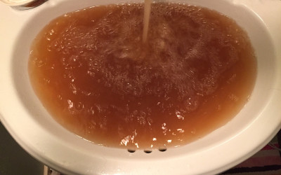 Nước nhiễm sắt là gì? Cách nhận biết và phương pháp xử lý nước bị nhiễm sắt