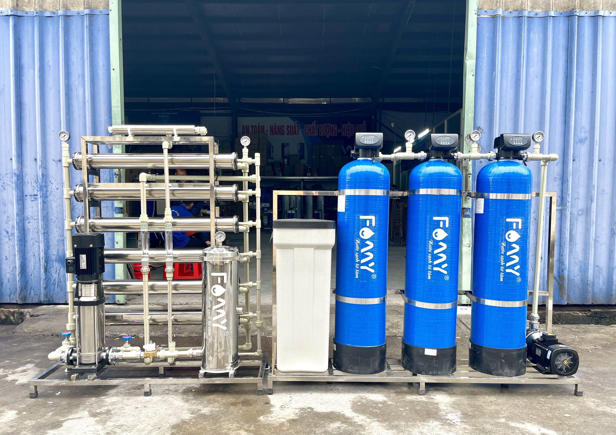Máy lọc nước công nghiệp FAMY CN01K, RO 1.500 lít/giờ