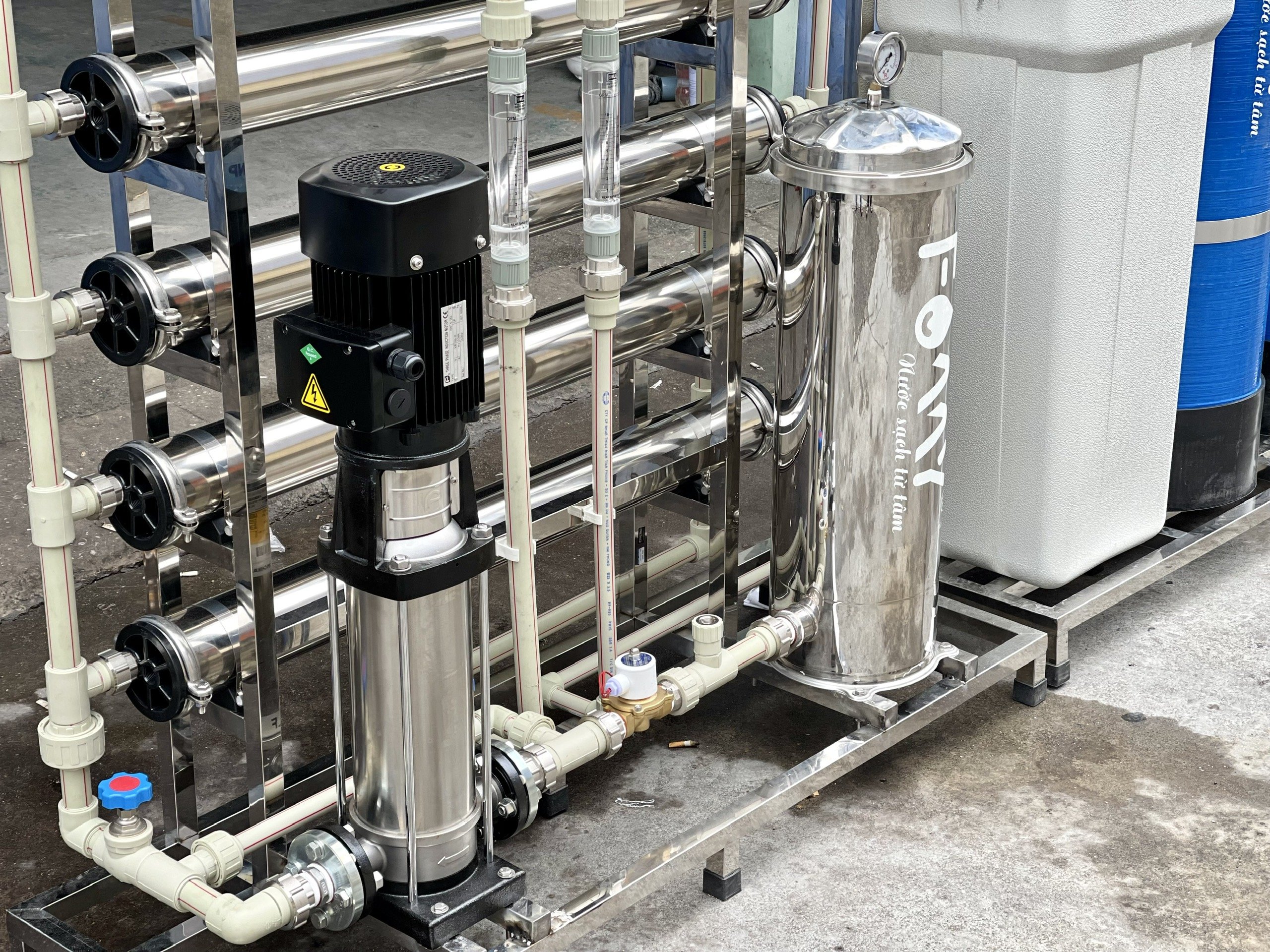 Máy lọc nước công nghiệp FAMY CN01K, RO 1.500 lít/giờ