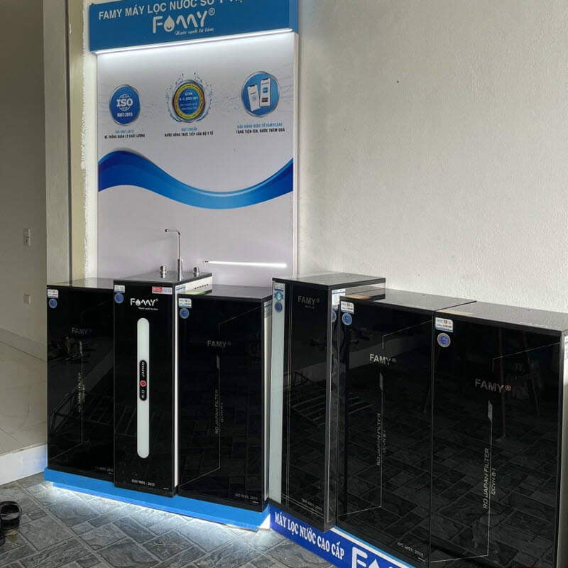 Giá kệ trưng bày sản phẩm Famy